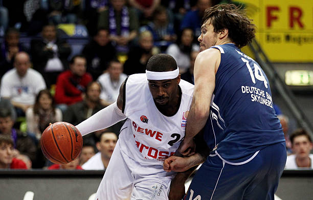 在对阵勇士 在对阵勇士