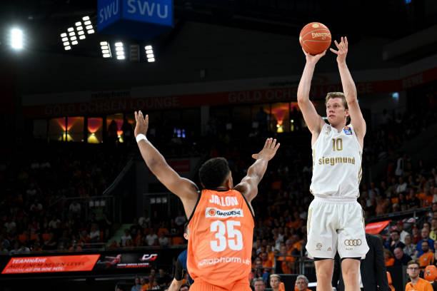 界对球队引 界对球队引